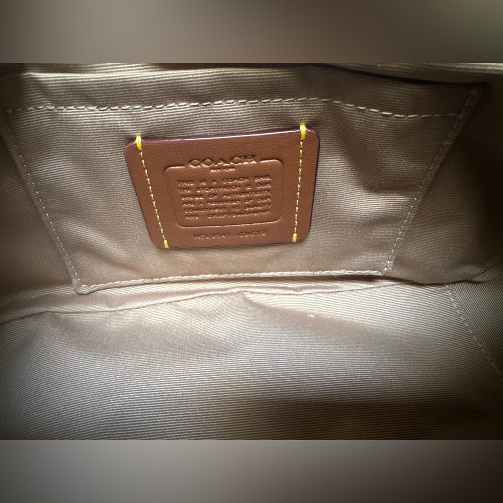 NWT Coach Ashton Shoulder Bag With Newspaper Print CDC12 - Picture 15 of 15